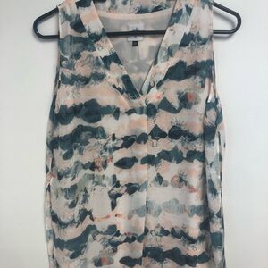 Cabi Tank Women’s size small with pink and green pattern.